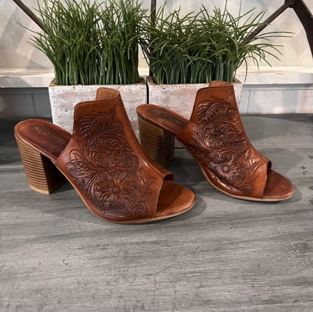 Roper Sandals
